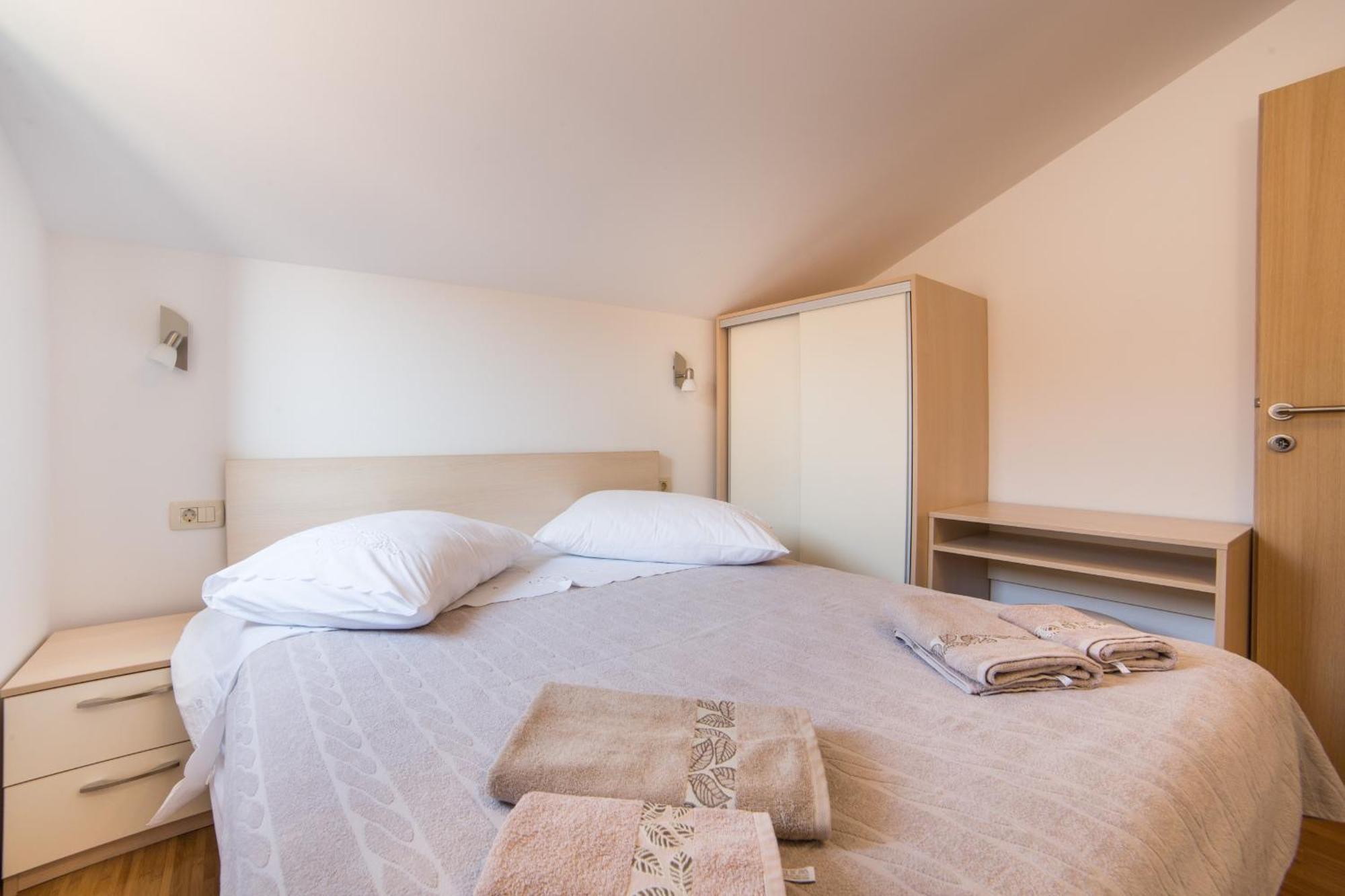 Apartments Sunrise Brist Oda fotoğraf